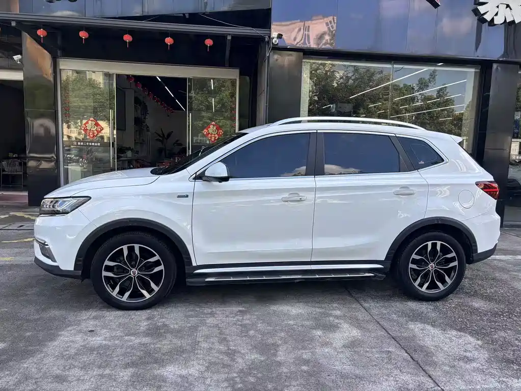 Roewe RX5 — фото 3