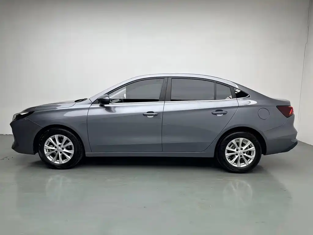 Roewe i5 — фото 3