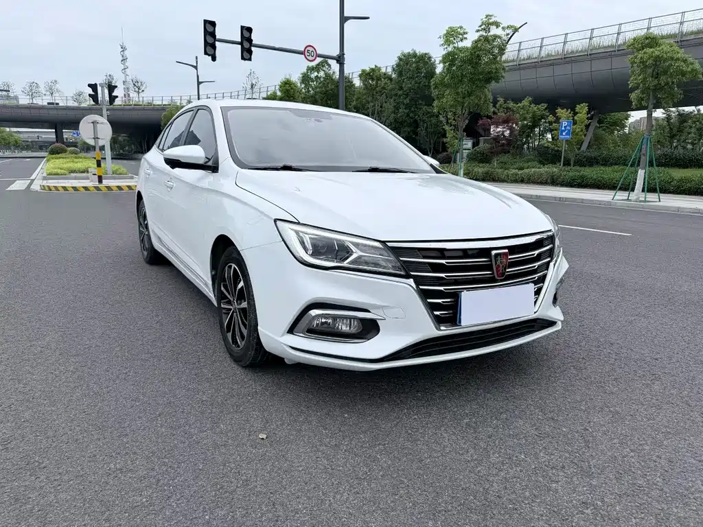 Roewe i5 — фото 3