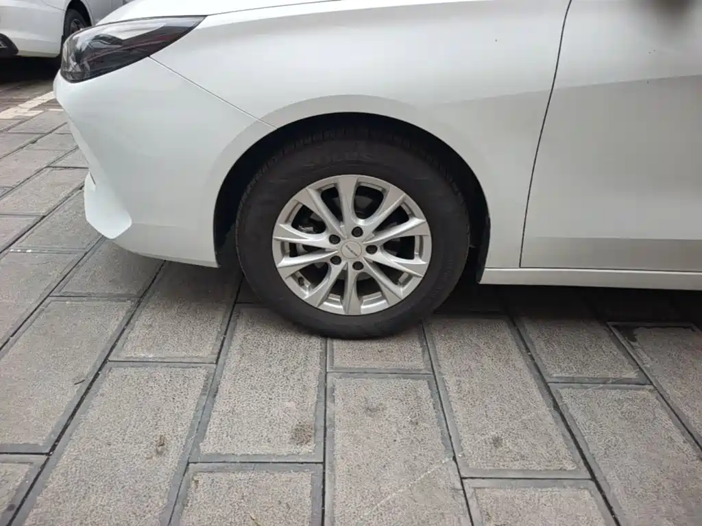 Roewe i5 — фото 23