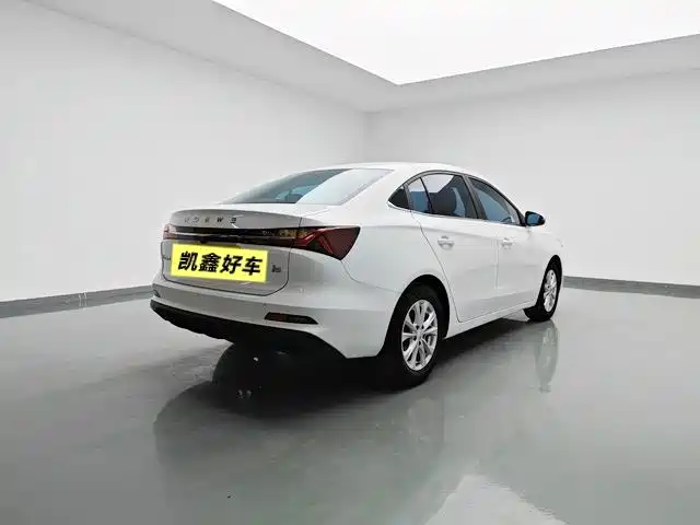 Roewe i5 — фото 4