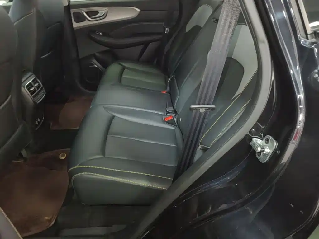 Roewe RX5 eMAX — фото 17