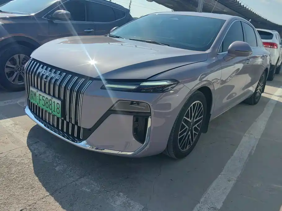 Roewe M7 DMH