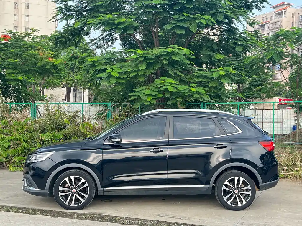 Roewe RX3 — фото 3