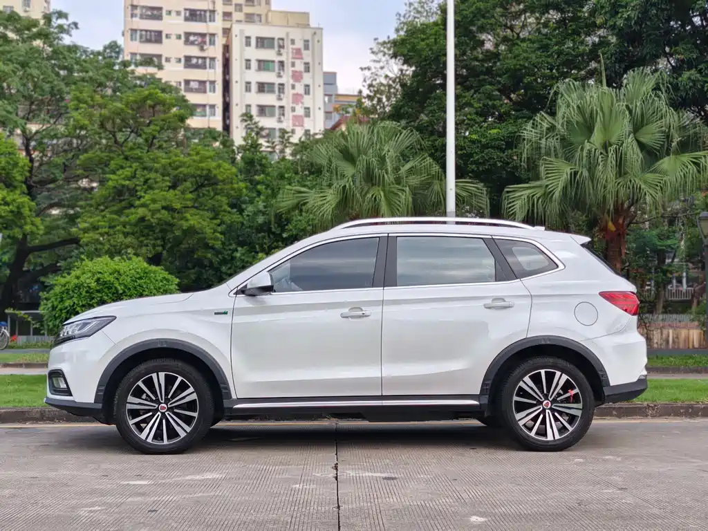 Roewe RX5 New Energy — фото 6