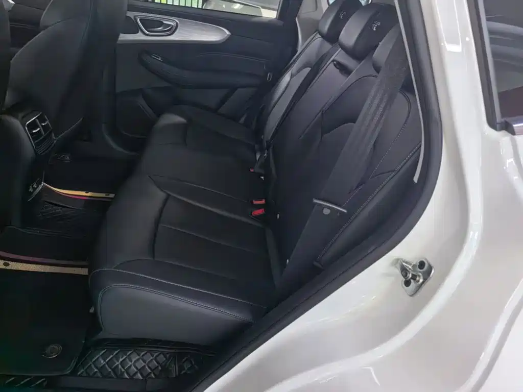 Roewe RX5 — фото 17