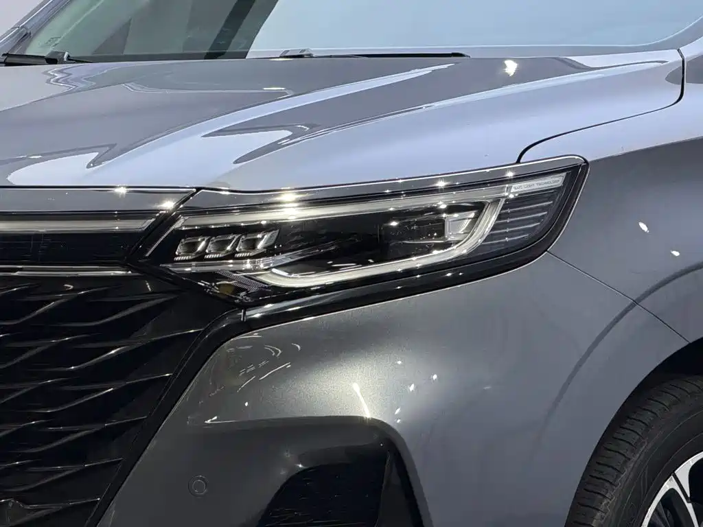 Roewe iMAX8 — фото 8