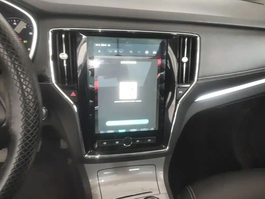 Roewe RX5 — фото 13