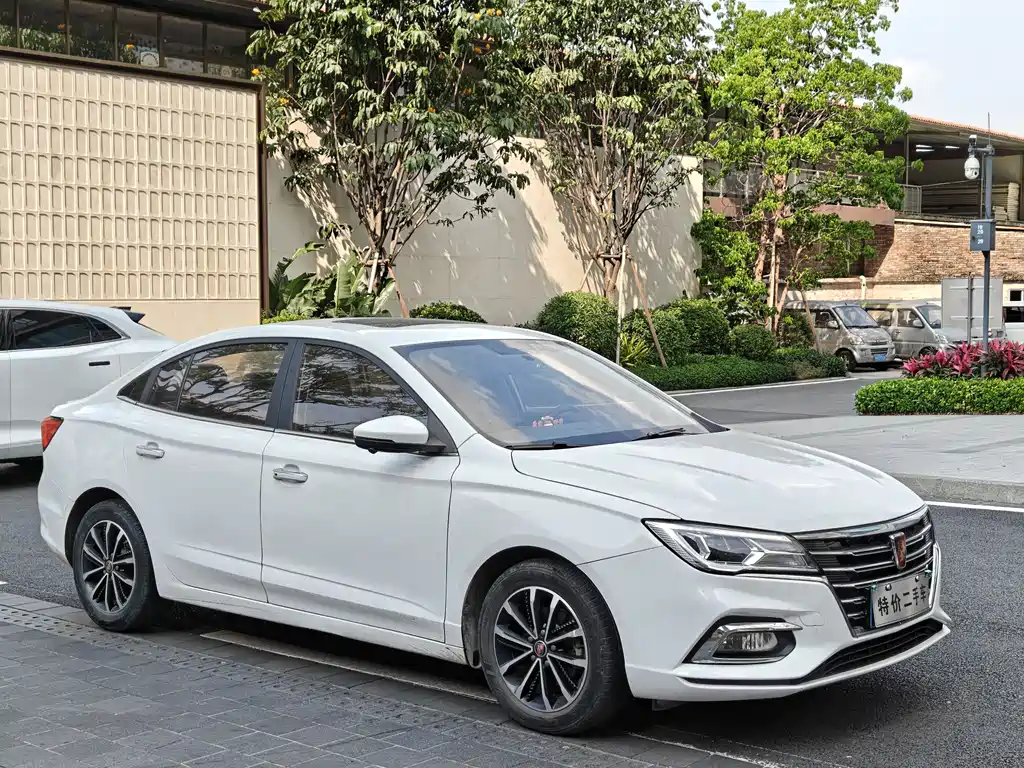 Roewe i5 — фото 3