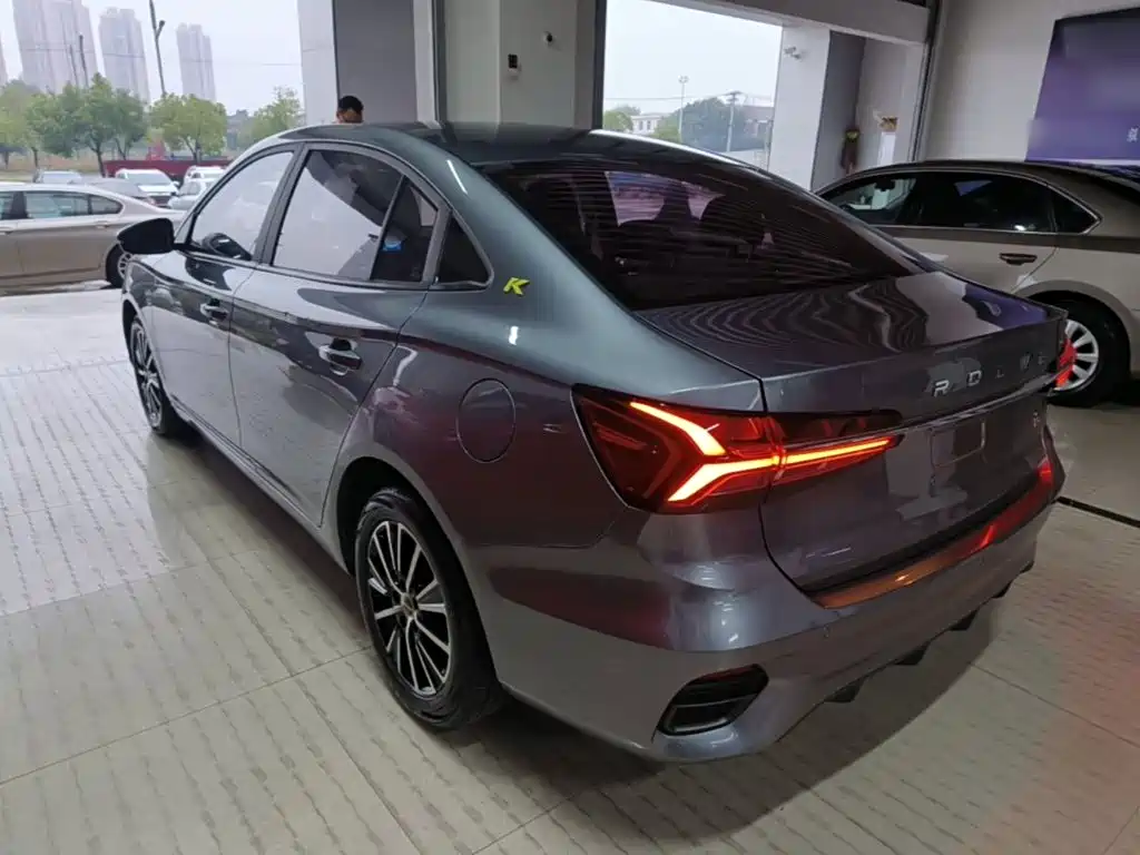 Roewe i5 — фото 5