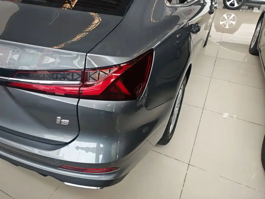 Roewe i5 — фото 8