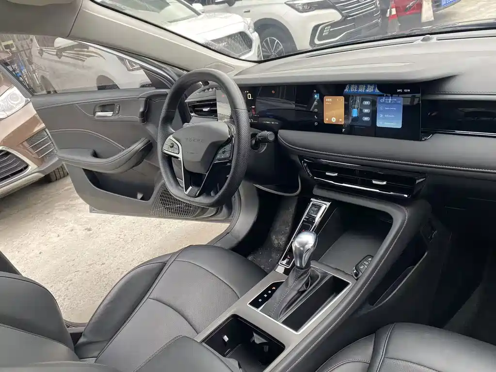 Roewe i5 — фото 10