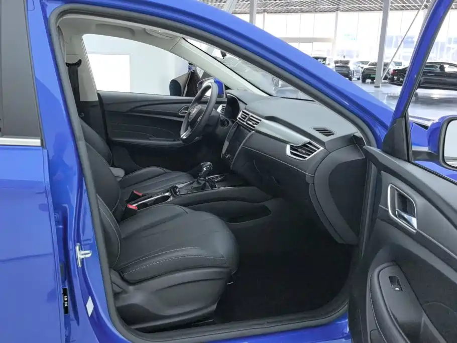 Roewe i5 — фото 8