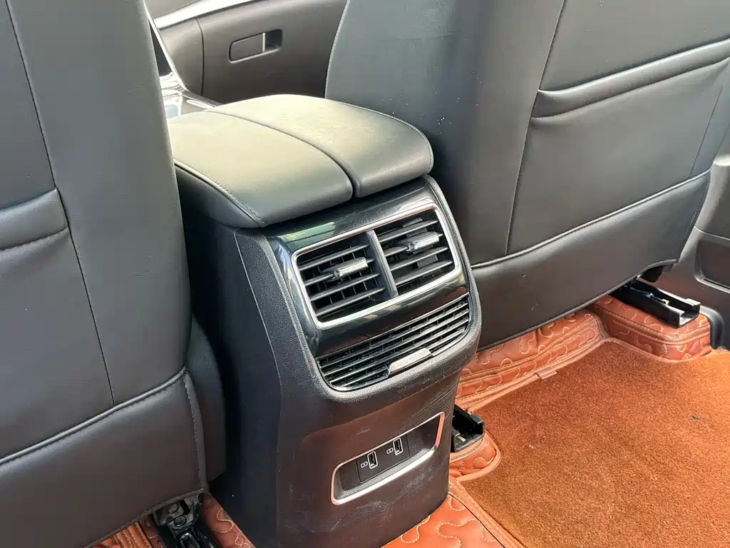 Roewe RX5 MAX — фото 14