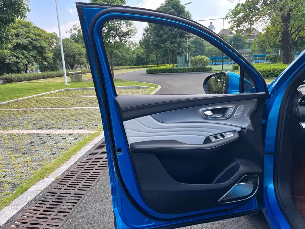 Roewe RX5 MAX — фото 15