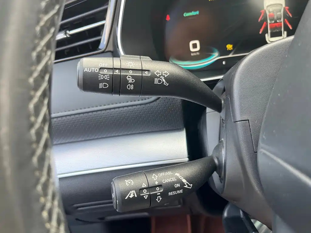 Roewe RX5 MAX — фото 17