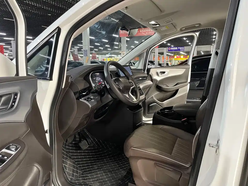 Roewe iMAX8 — фото 7
