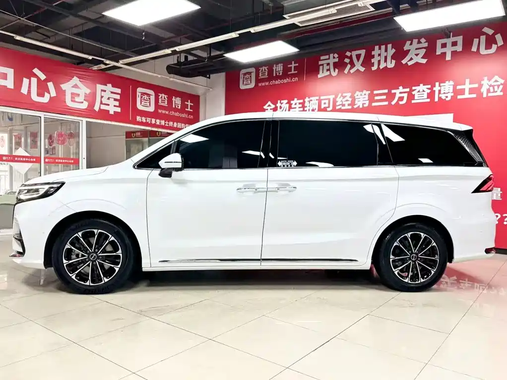 Roewe iMAX8 — фото 4