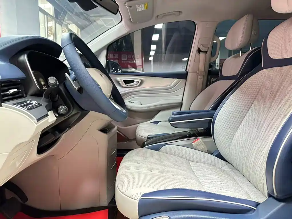 Roewe iMAX8 — фото 8