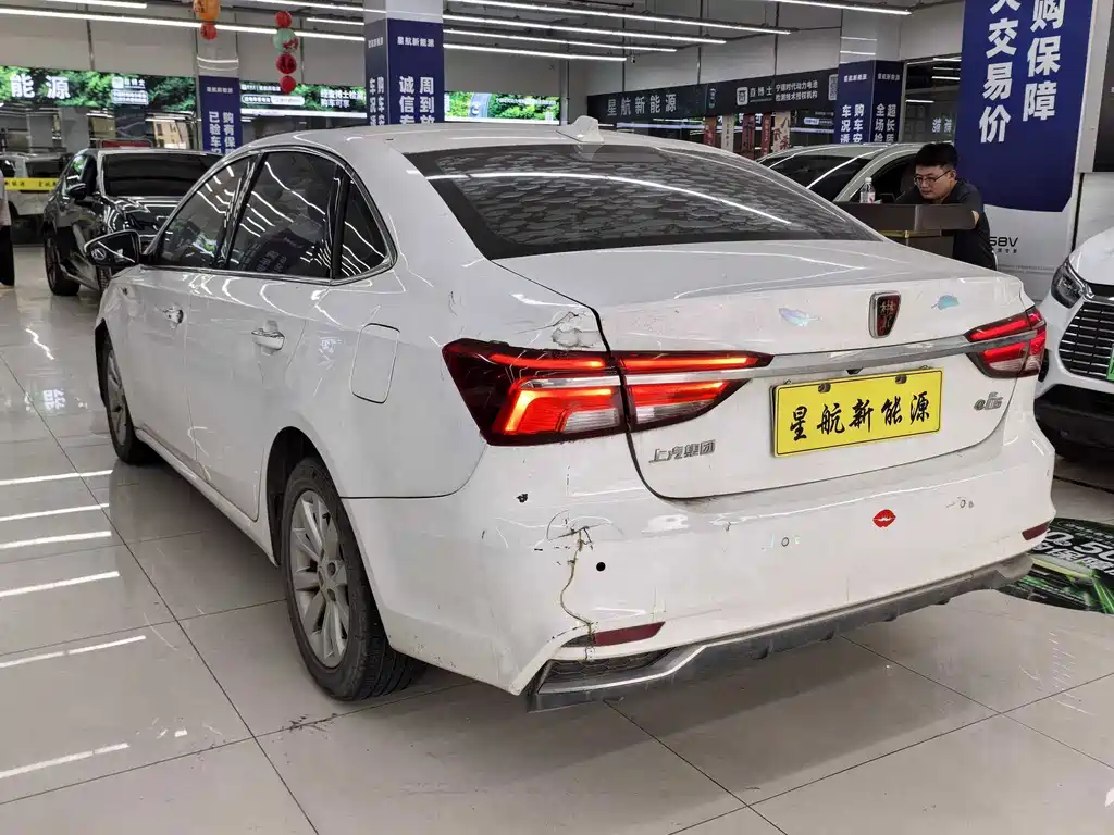 Roewe i6 New Energy — фото 7