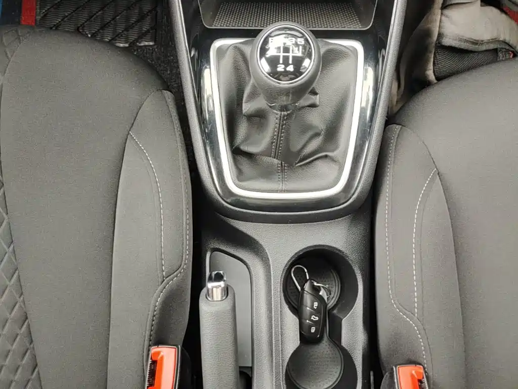 Roewe i5 — фото 14