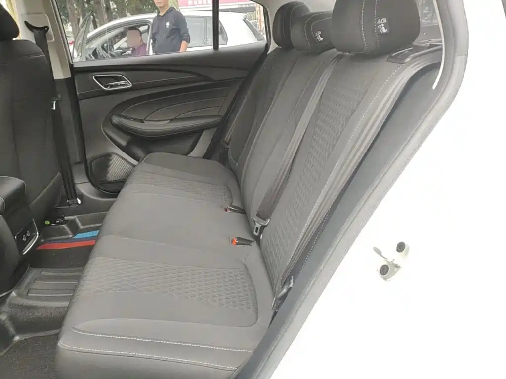 Roewe i5 — фото 17