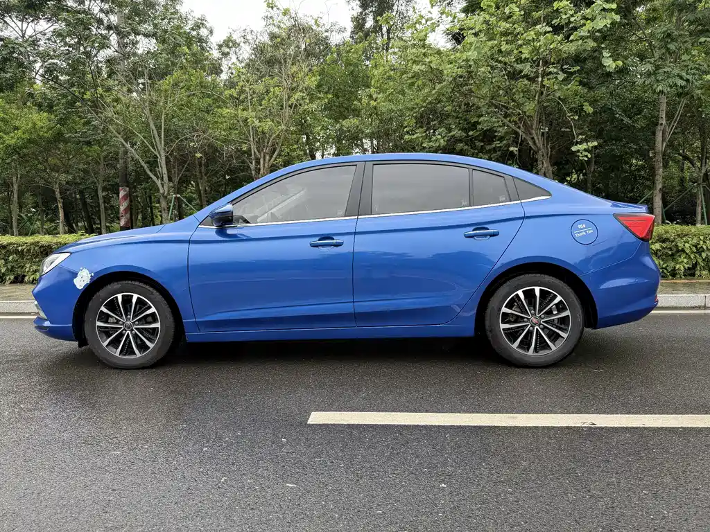 Roewe i5 — фото 4