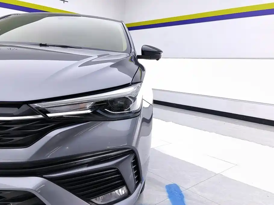 Roewe i5 — фото 5