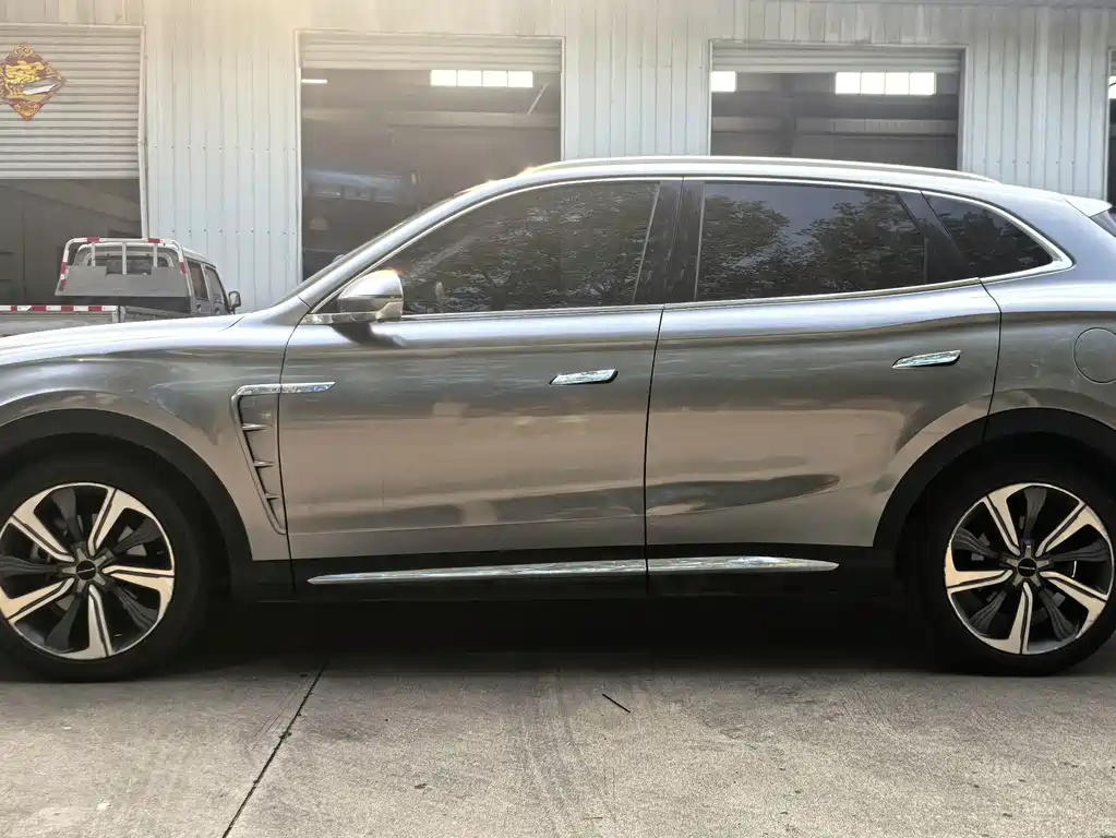 Roewe MARVEL X — фото 3