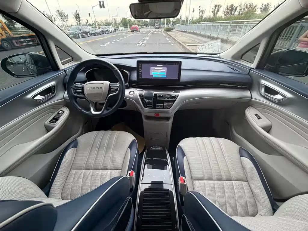 Roewe iMAX8 — фото 10