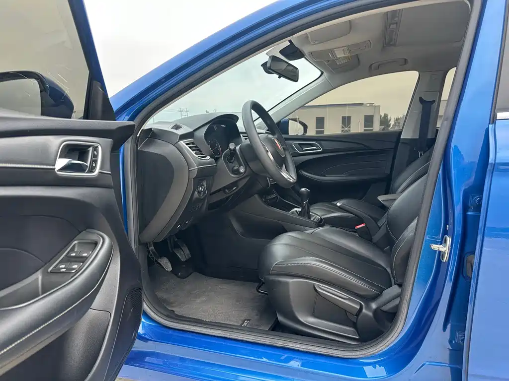 Roewe i5 — фото 5