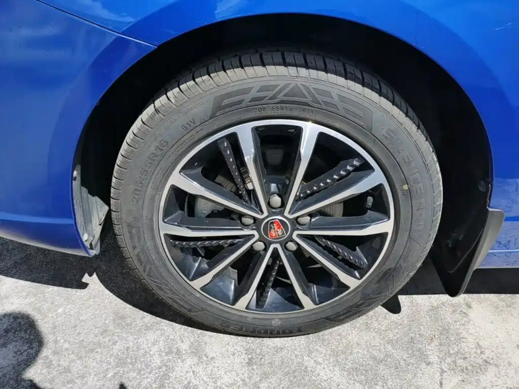 Roewe i5 — фото 23