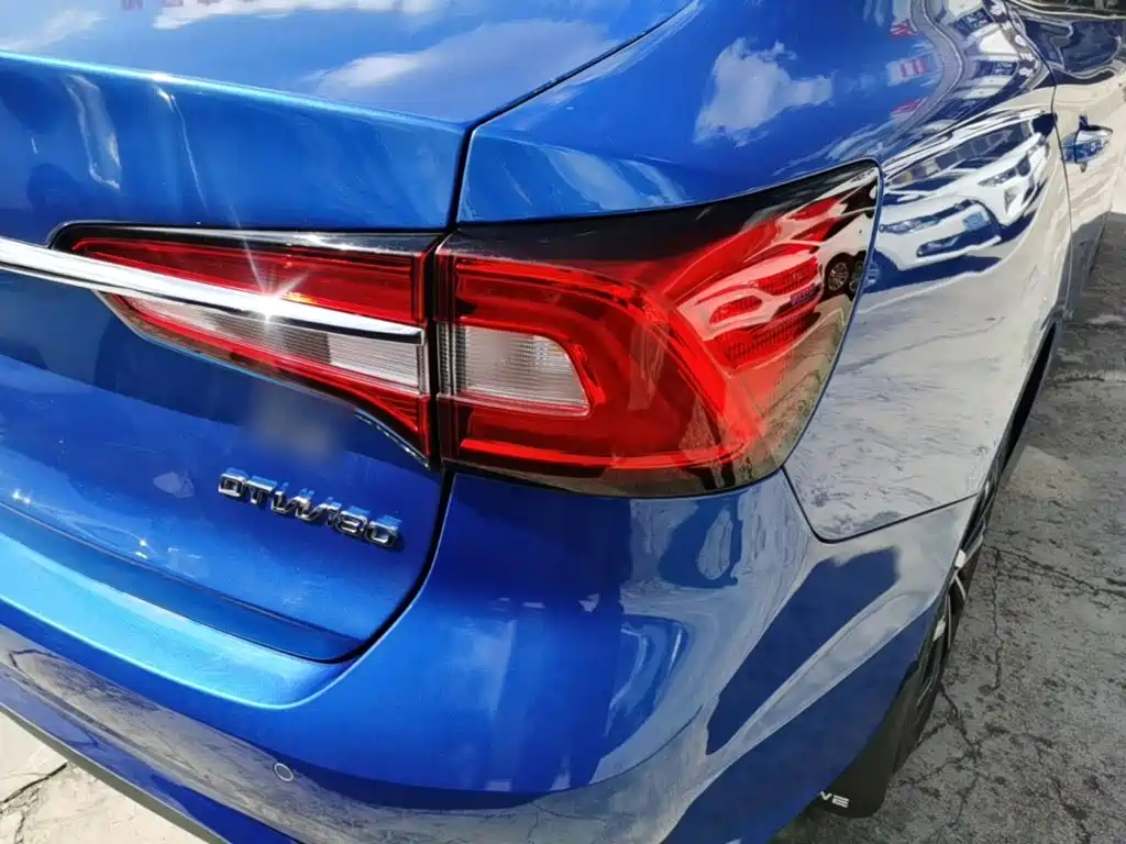 Roewe i5 — фото 8