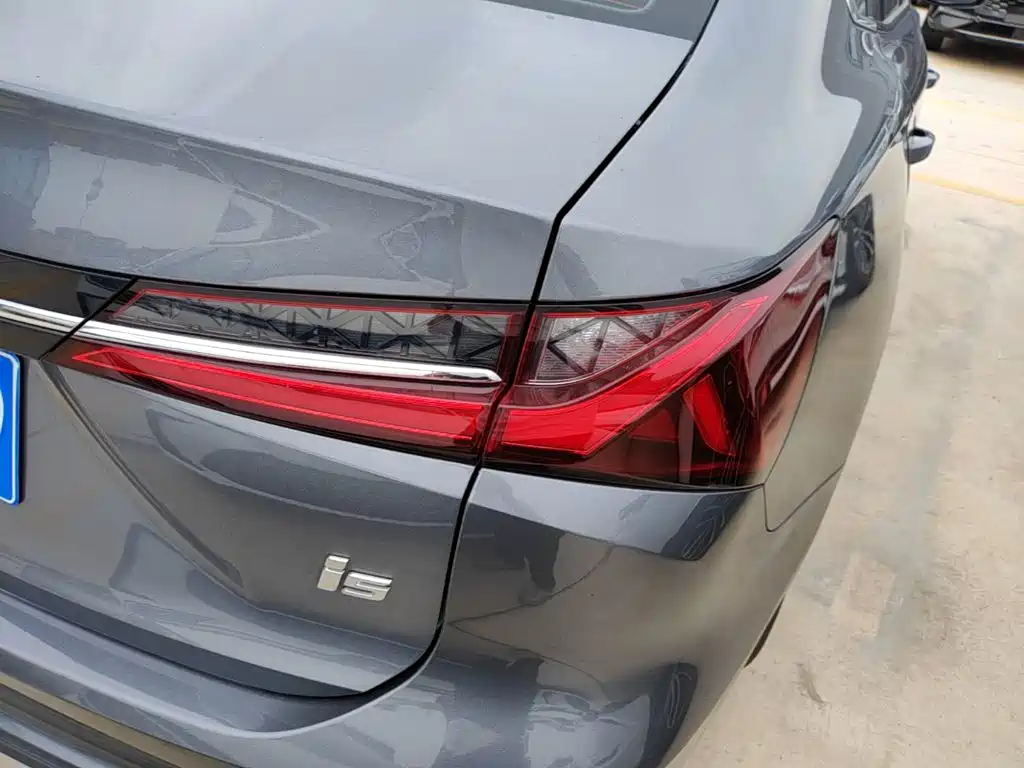 Roewe i5 — фото 24