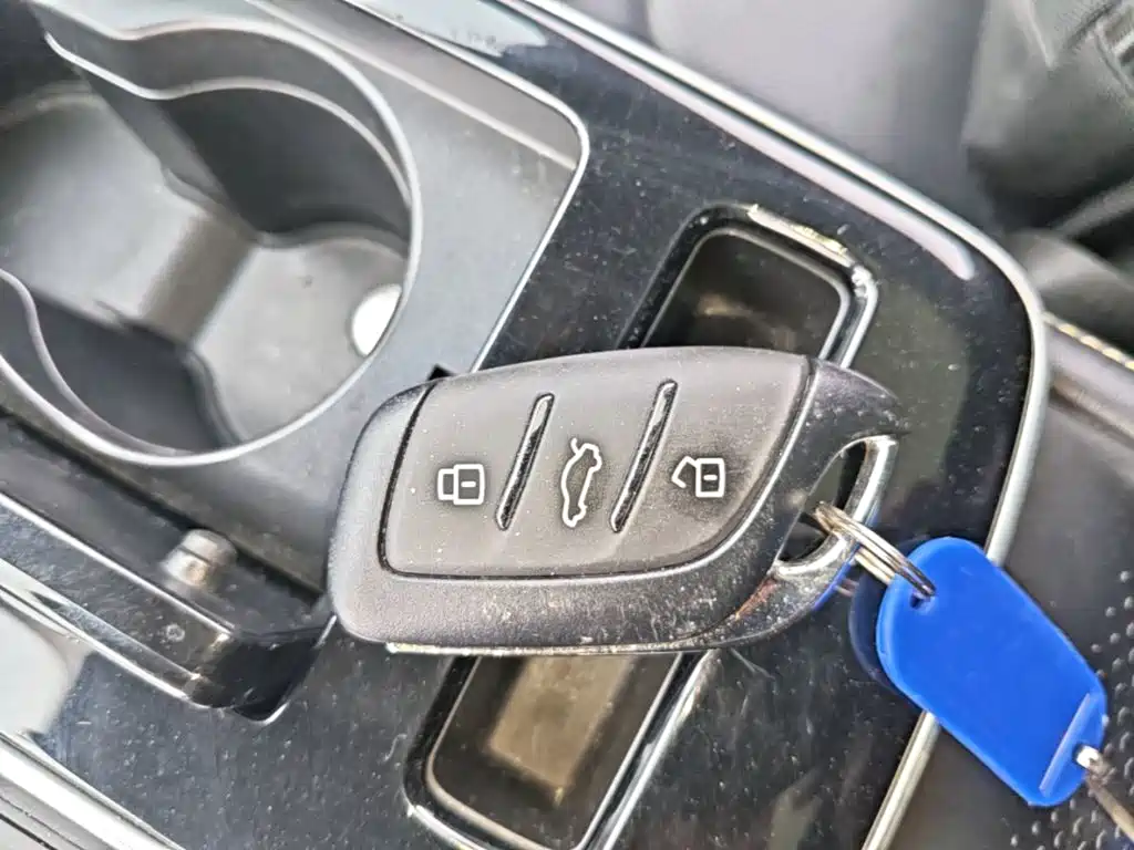 Roewe i6 MAX New Energy — фото 9