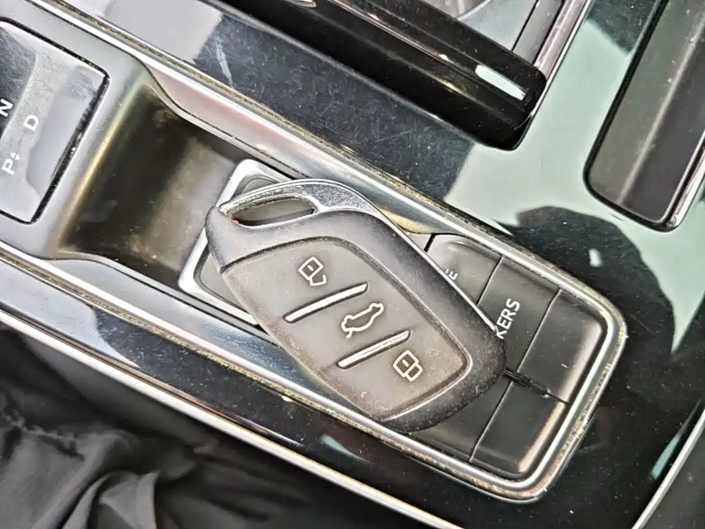 Roewe i6 MAX New Energy — фото 9