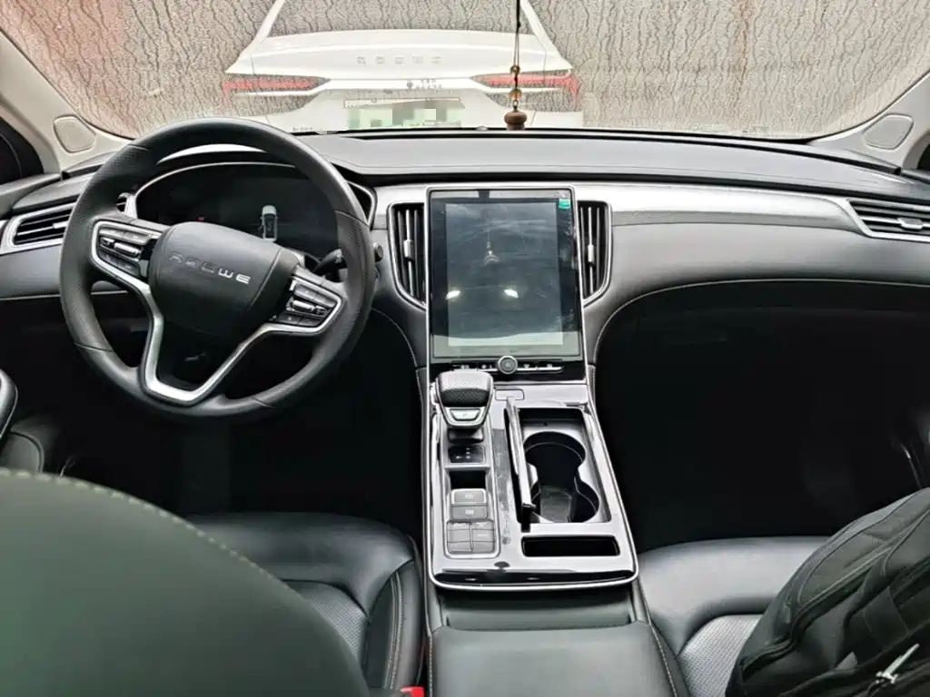 Roewe i6 MAX New Energy — фото 10
