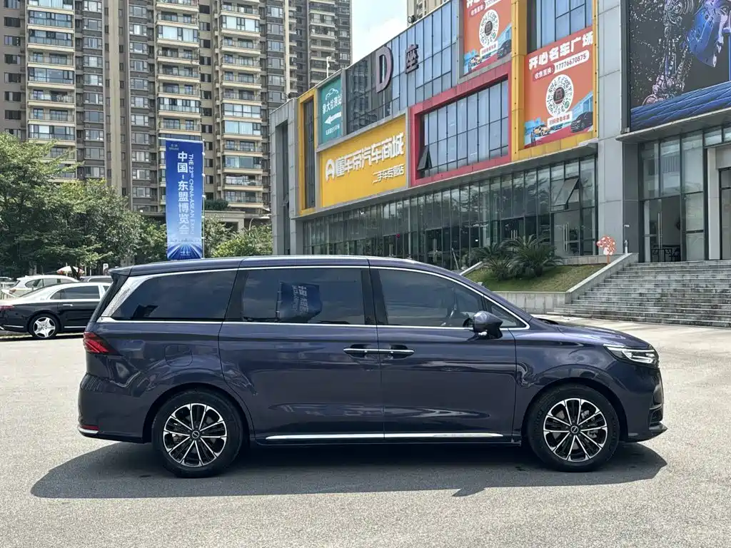 Roewe iMAX8 — фото 4