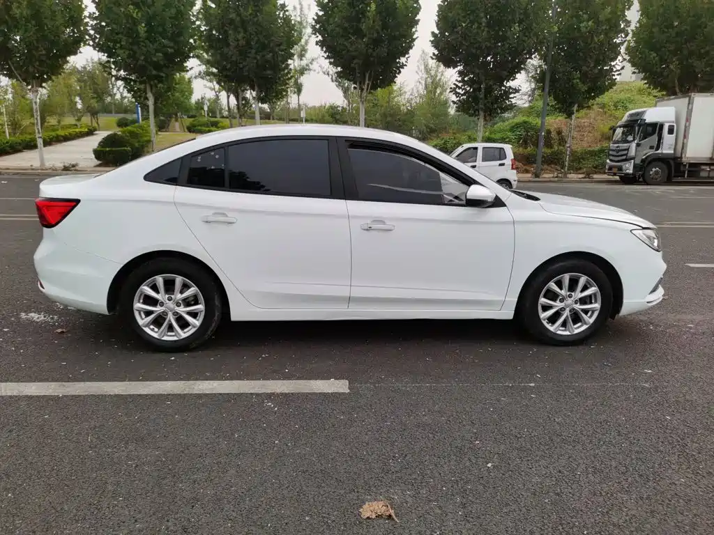 Roewe i5 — фото 19