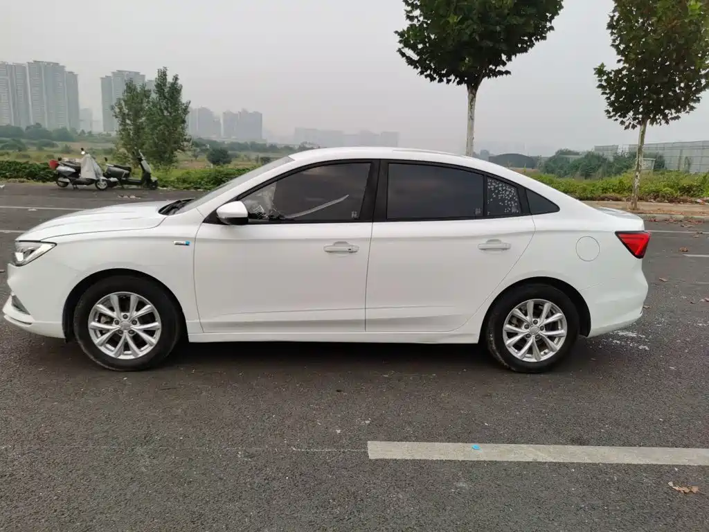 Roewe i5 — фото 22