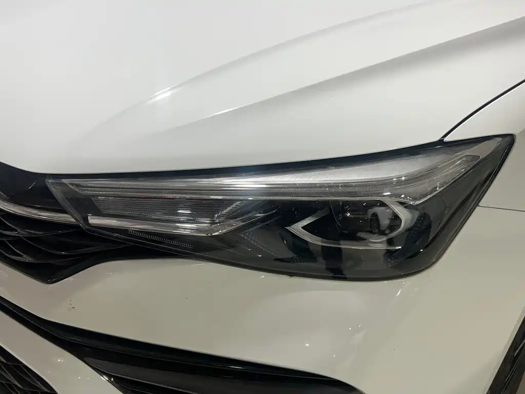 Roewe i5 — фото 6