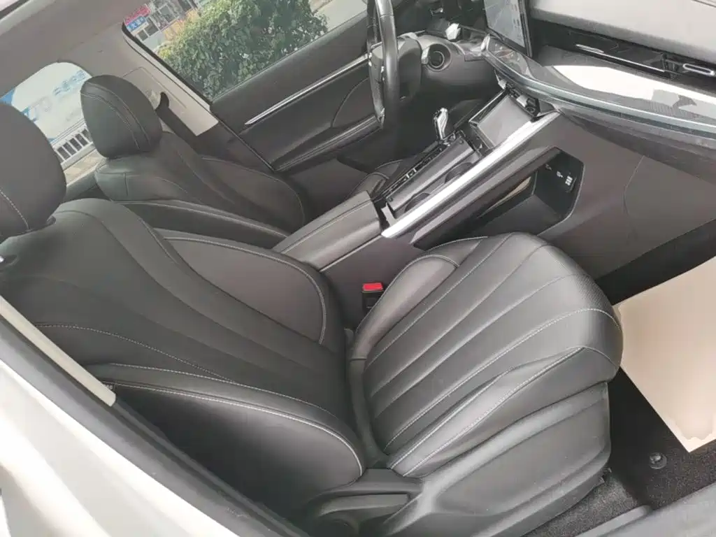 Roewe RX5 MAX — фото 20