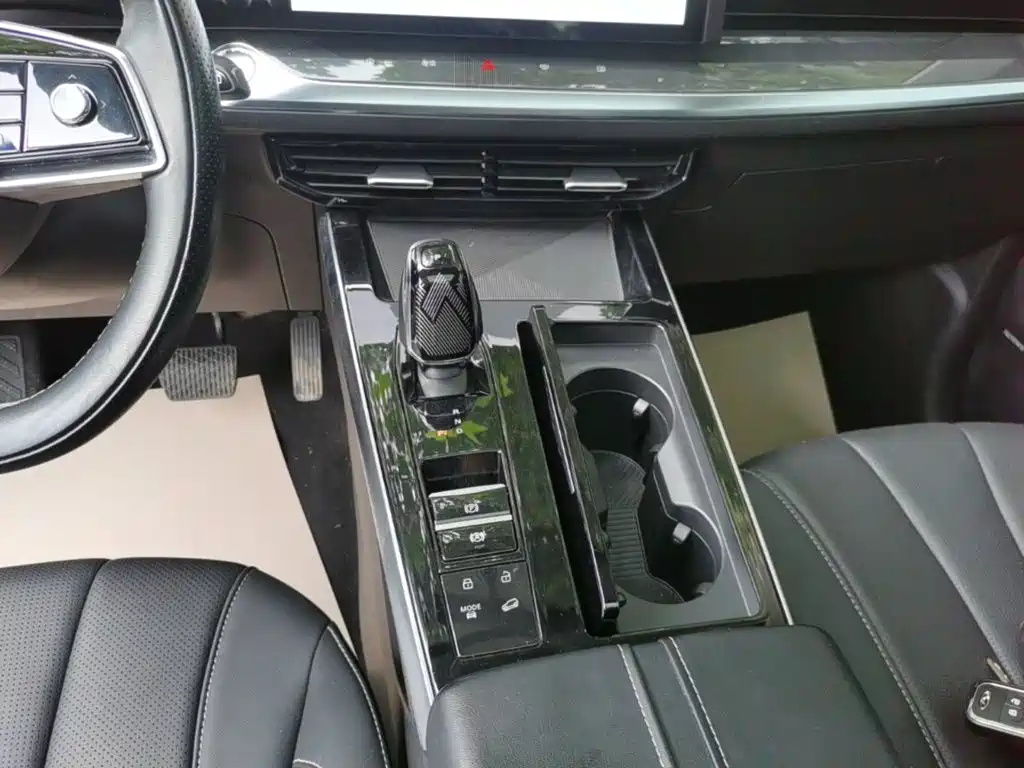 Roewe RX5 MAX — фото 10