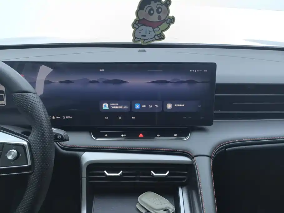 Roewe RX5 New Energy — фото 13