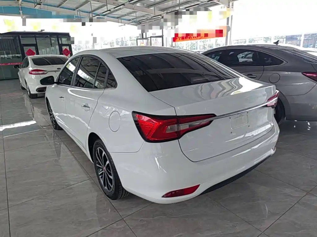 Roewe i5 — фото 5