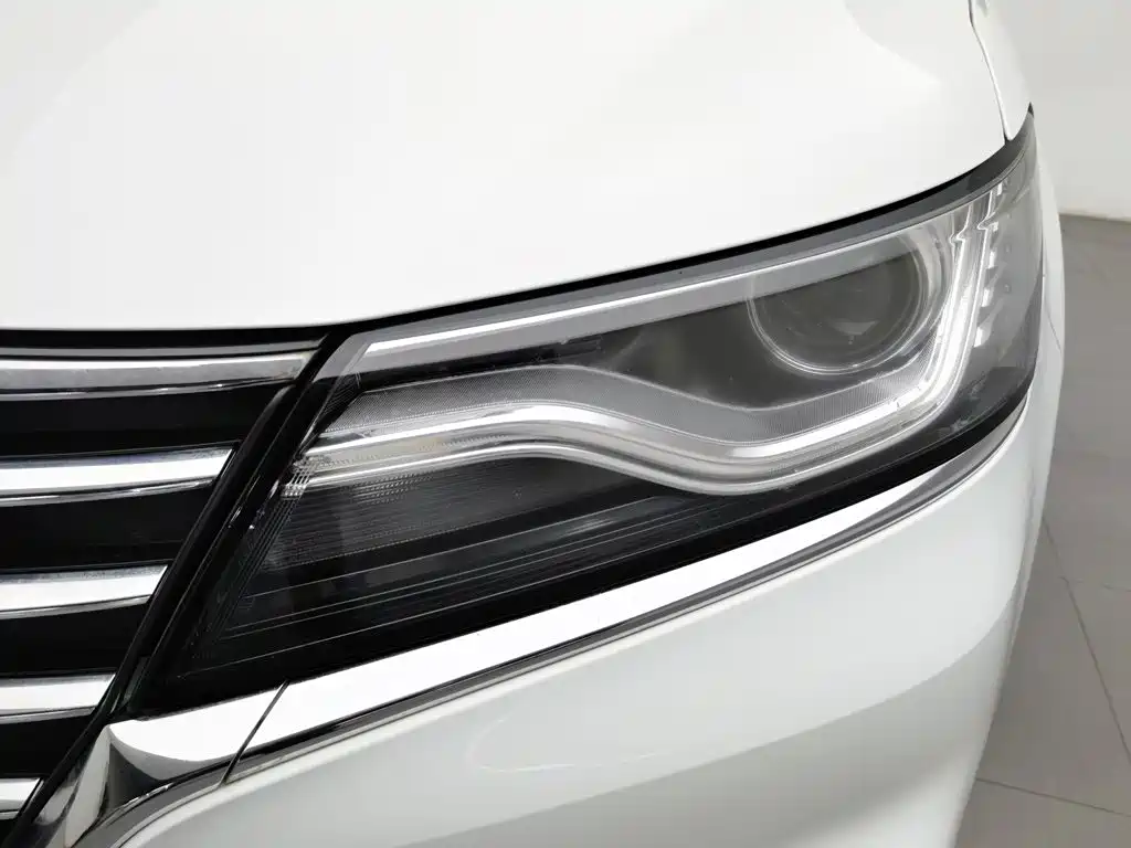 Roewe RX5 — фото 7