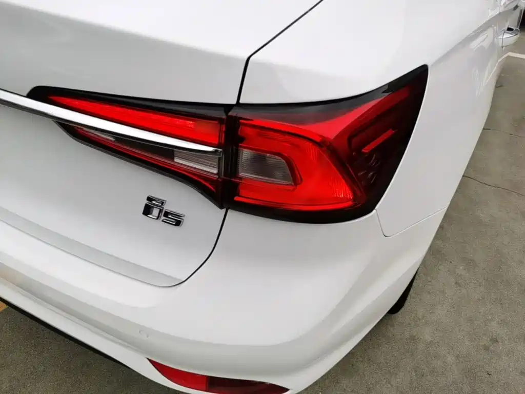 Roewe i5 — фото 8