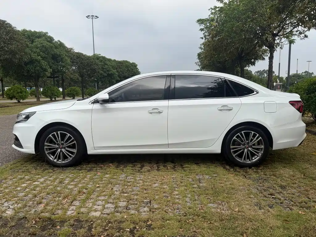 Roewe i6 Classic — фото 4