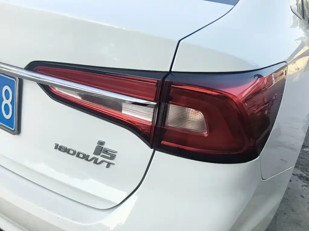 Roewe i5 — фото 8