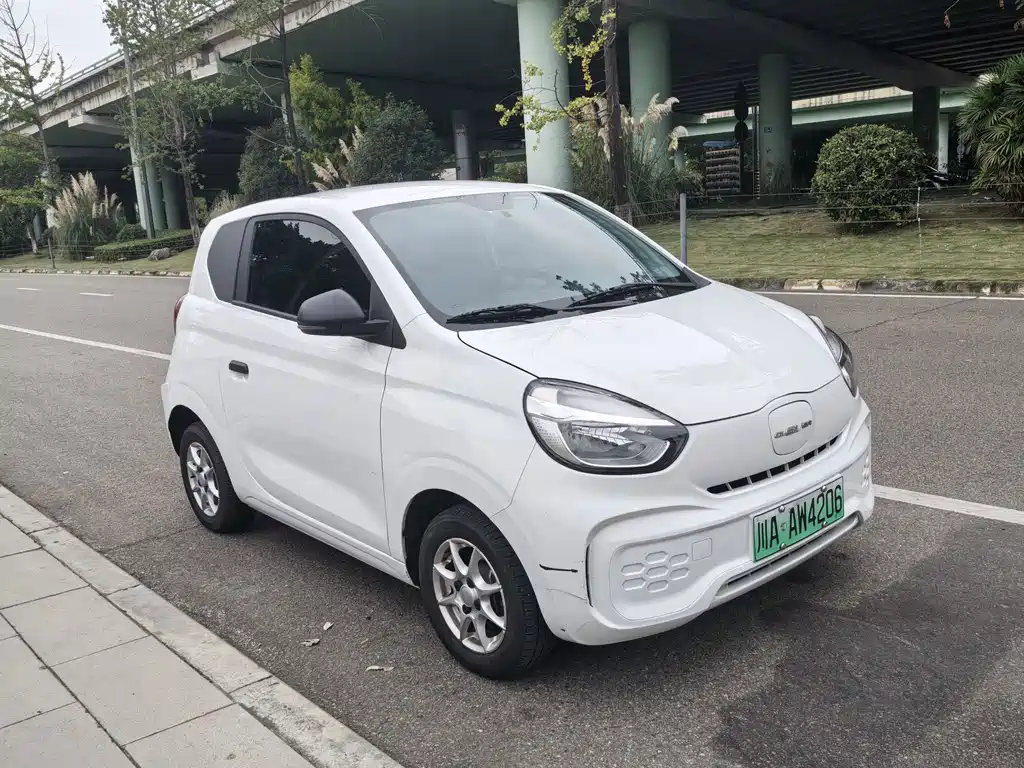 Roewe Clever — фото 3